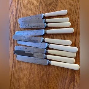 9 Piece Meriden Cutlery Company Knives